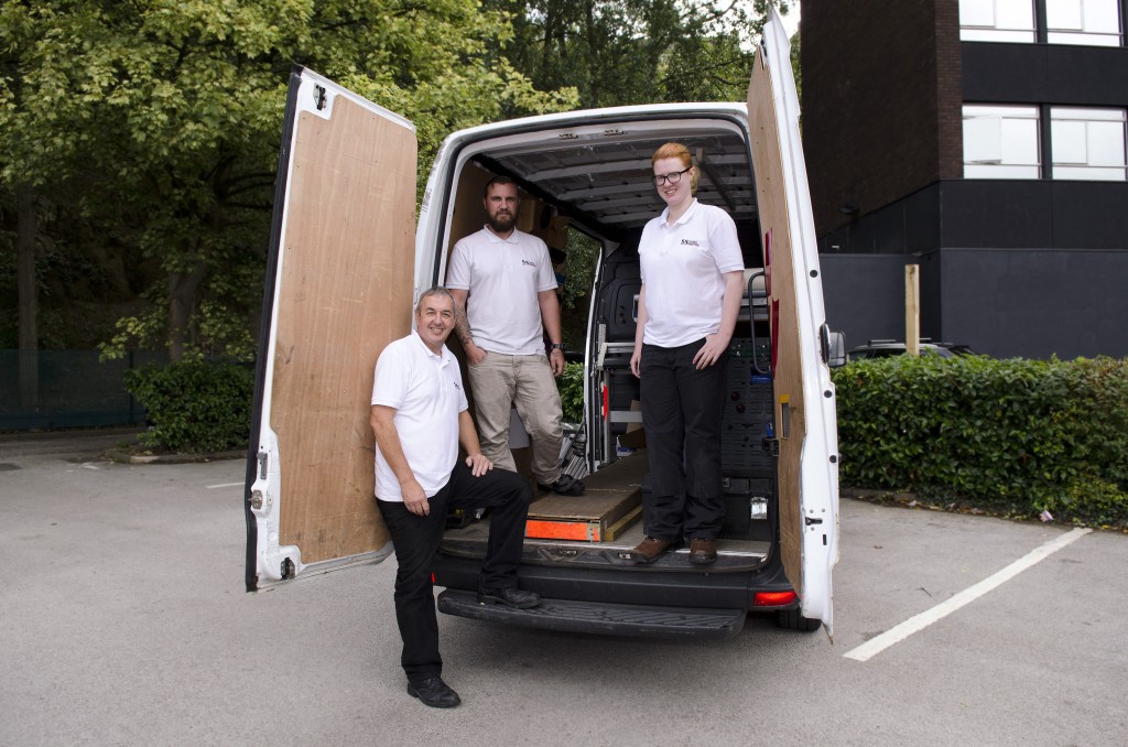 s-s-signs-and-graphics-team-mobile-studio