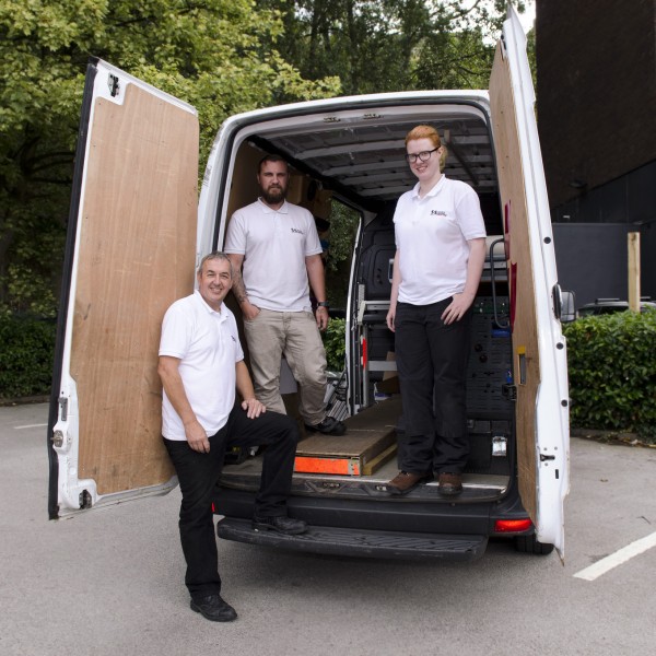 s-s-signs-and-graphics-team-mobile-studio